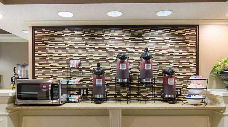 Quality Inn & Suites West Restaurant