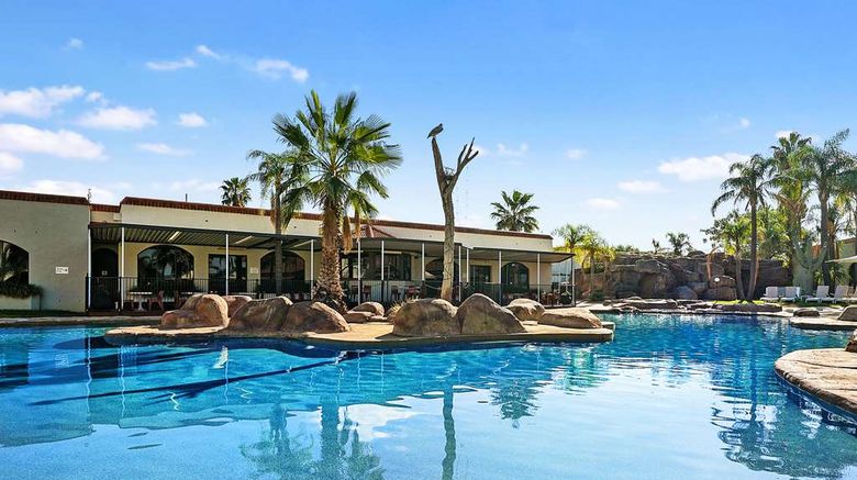<b>Quality Siesta Resort Pool</b>. Images powered by <a href="https://iceportal.shijigroup.com/" title="IcePortal" target="_blank">IcePortal</a>.