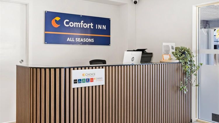 Comfort Inn All Seasons Lobby