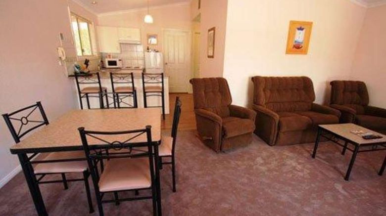 <b>Comfort Inn Crystal Room</b>. Images powered by <a href="https://iceportal.shijigroup.com/" title="IcePortal" target="_blank">IcePortal</a>.