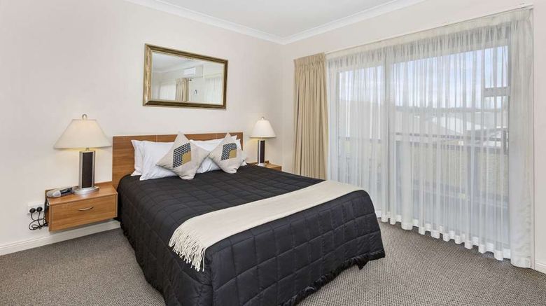 <b>Comfort Inn Centrepoint Room</b>. Images powered by <a href="https://iceportal.shijigroup.com/" title="IcePortal" target="_blank">IcePortal</a>.