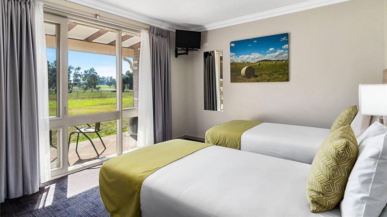 <b>Quality Inn Carriage House Room</b>. Images powered by <a href="https://iceportal.shijigroup.com/" title="IcePortal" target="_blank">IcePortal</a>.