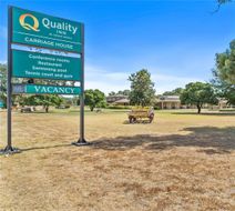 Quality Inn Carriage House Exterior