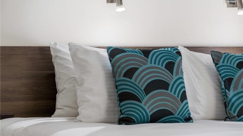 <b>Quality Hotel Robertson Gardens Room</b>. Images powered by <a href="https://iceportal.shijigroup.com/" title="IcePortal" target="_blank">IcePortal</a>.