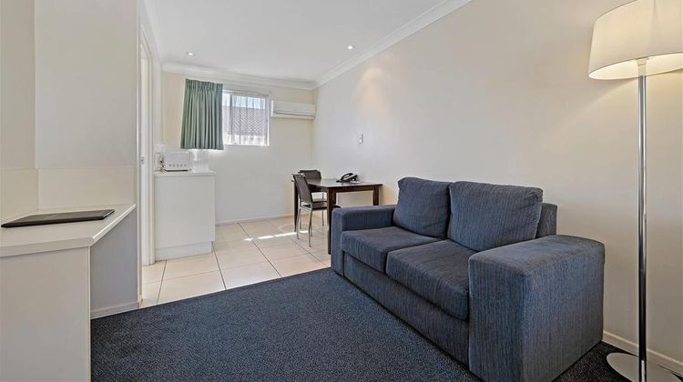 Comfort Inn Glenfield Lobby