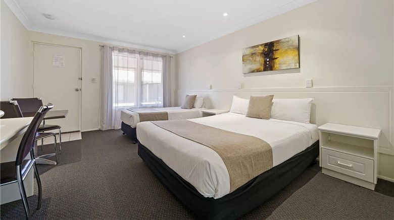 <b>Comfort Inn Glenfield Room</b>. Images powered by <a href="https://iceportal.shijigroup.com/" title="IcePortal" target="_blank">IcePortal</a>.