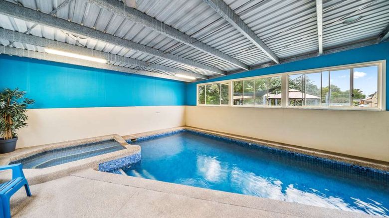 <b>Comfort Inn Pool</b>. Images powered by <a href="https://iceportal.shijigroup.com/" title="IcePortal" target="_blank">IcePortal</a>.
