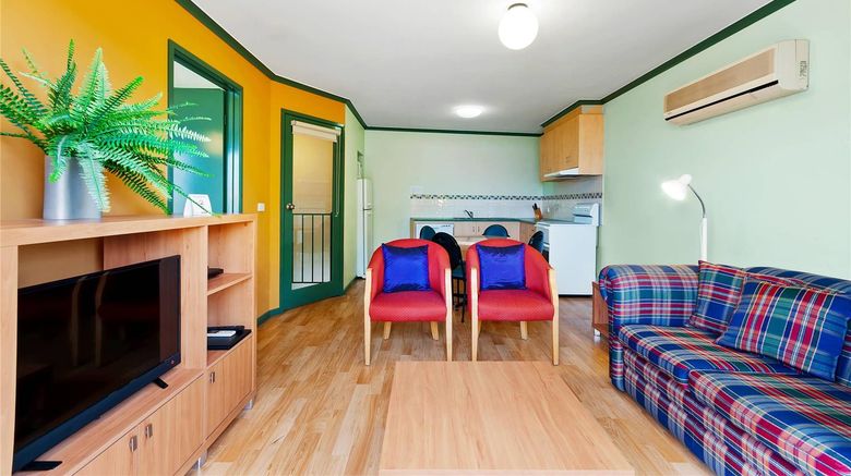 <b>Comfort Inn & Suites Emmanuel Room</b>. Images powered by <a href="https://iceportal.shijigroup.com/" title="IcePortal" target="_blank">IcePortal</a>.