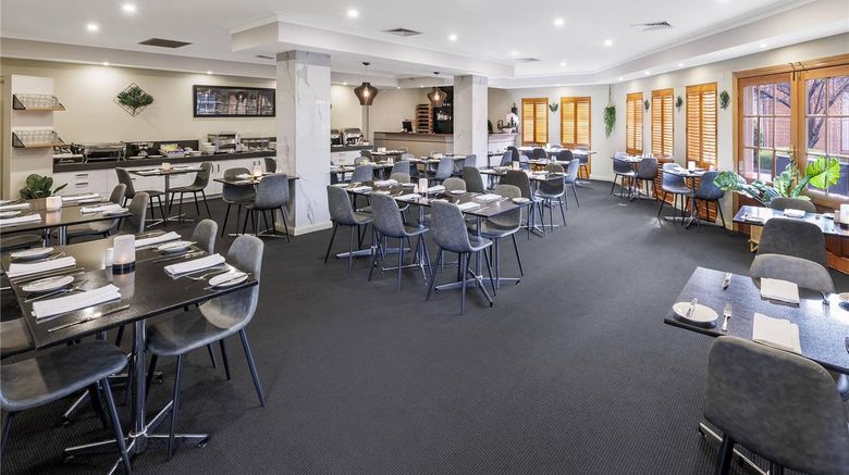 <b>Quality Hotel Melbourne Airport Restaurant</b>. Images powered by <a href="https://iceportal.shijigroup.com/" title="IcePortal" target="_blank">IcePortal</a>.