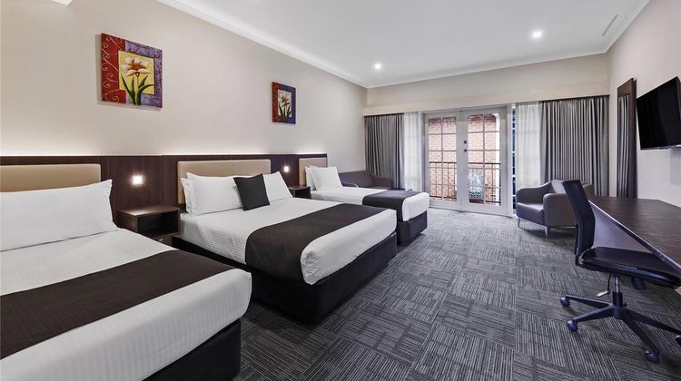 Quality Hotel Melbourne Airport Room