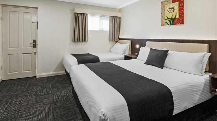 Quality Hotel Melbourne Airport Room