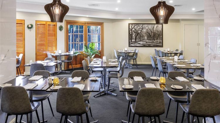 Quality Hotel Melbourne Airport Restaurant