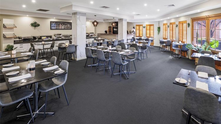 Quality Hotel Melbourne Airport Restaurant