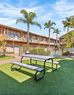 Quality Hotel Melbourne Airport
