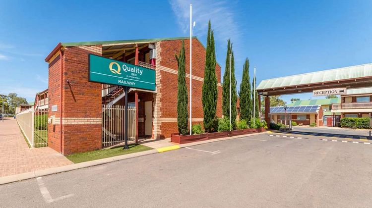 Quality Inn Railway Exterior