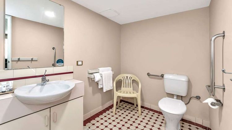 Quality Inn Railway Room
