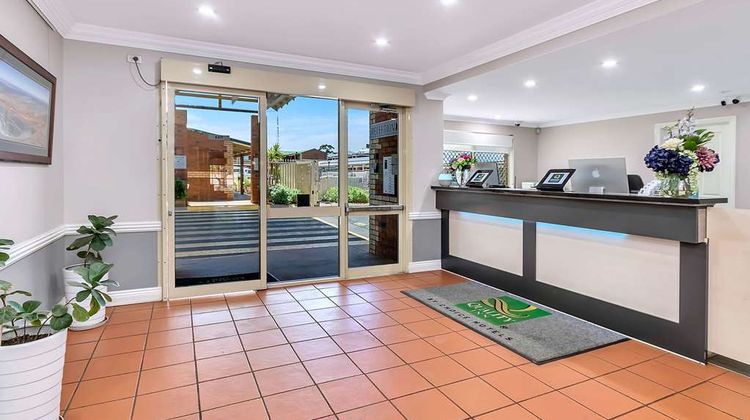 Quality Inn Railway Lobby