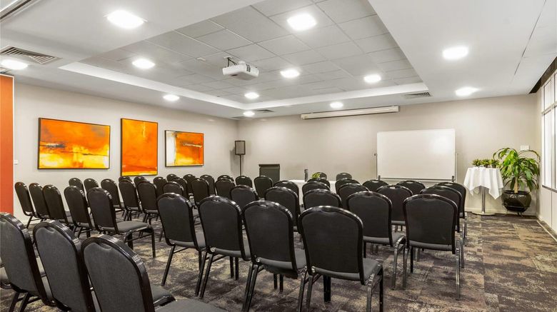<b>Quality Hotel Dickson Meeting</b>. Images powered by <a href="https://iceportal.shijigroup.com/" title="IcePortal" target="_blank">IcePortal</a>.