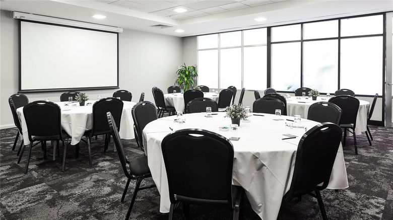 <b>Quality Hotel Dickson Meeting</b>. Images powered by <a href="https://iceportal.shijigroup.com/" title="IcePortal" target="_blank">IcePortal</a>.