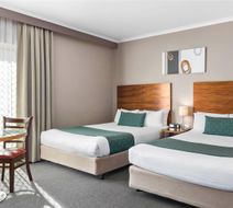 Quality Hotel Dickson Room