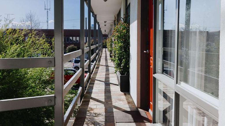 <b>Comfort Inn Traralgon Exterior</b>. Images powered by <a href="https://iceportal.shijigroup.com/" title="IcePortal" target="_blank">IcePortal</a>.