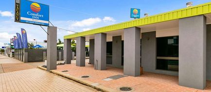 Comfort Inn on Main Exterior
