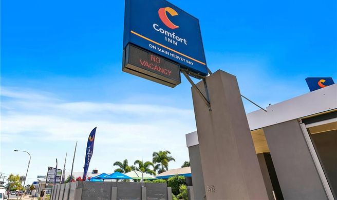 Comfort Inn on Main Exterior