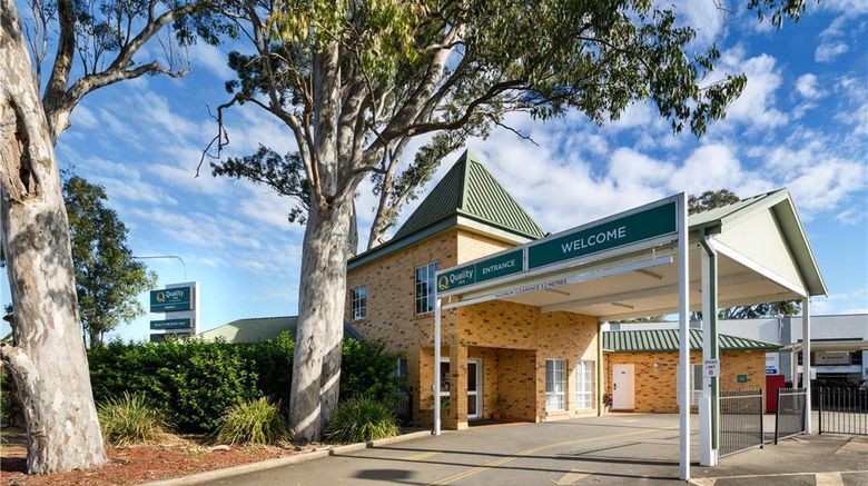 <b>Quality Inn Penrith Exterior</b>. Images powered by <a href="https://iceportal.shijigroup.com/" title="IcePortal" target="_blank">IcePortal</a>.