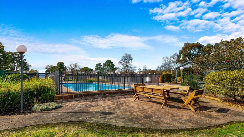 <b>Quality Inn & Suites Traralgon Pool</b>. Images powered by <a href="https://iceportal.shijigroup.com/" title="IcePortal" target="_blank">IcePortal</a>.