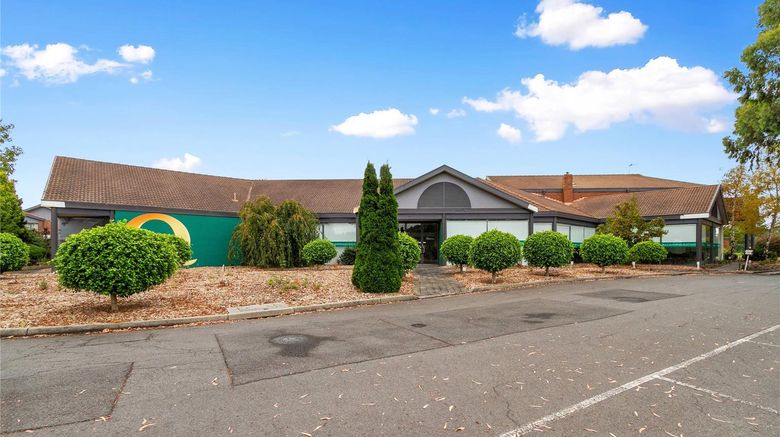 <b>Quality Inn & Suites Traralgon Exterior</b>. Images powered by <a href="https://iceportal.shijigroup.com/" title="IcePortal" target="_blank">IcePortal</a>.