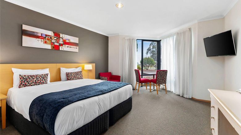 <b>Quality Inn & Suites Traralgon Room</b>. Images powered by <a href="https://iceportal.shijigroup.com/" title="IcePortal" target="_blank">IcePortal</a>.