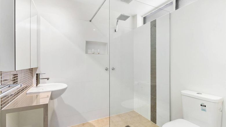 <b>Quality Inn & Suites Traralgon Room</b>. Images powered by <a href="https://iceportal.shijigroup.com/" title="IcePortal" target="_blank">IcePortal</a>.