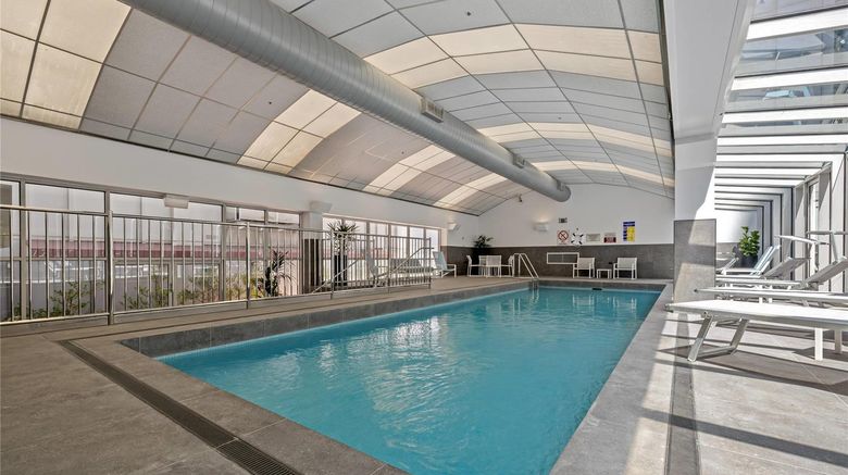 <b>Clarion Suites Gateway Pool</b>. Images powered by <a href="https://iceportal.shijigroup.com/" title="IcePortal" target="_blank">IcePortal</a>.