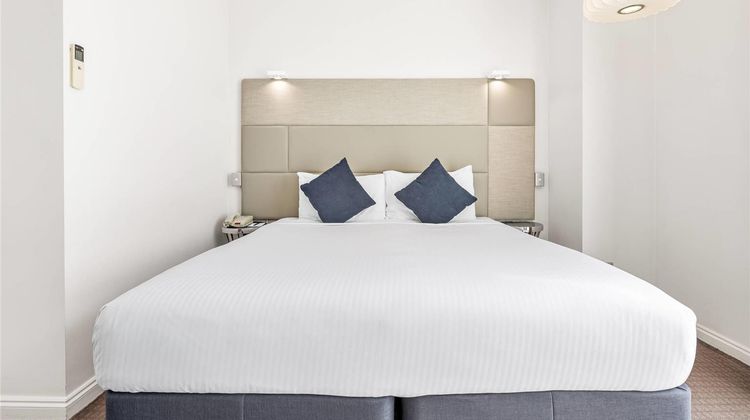 Clarion Suites Gateway Room