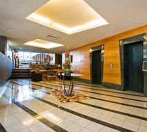 Clarion Suites Gateway Lobby