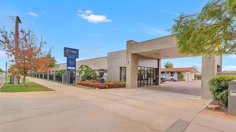 Comfort Inn Deakin Palms Exterior. Images powered by <a href="https://iceportal.shijigroup.com" target="_blank" rel="noopener">Ice Portal</a>.