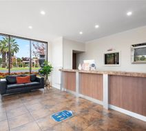 Comfort Inn Deakin Palms Lobby