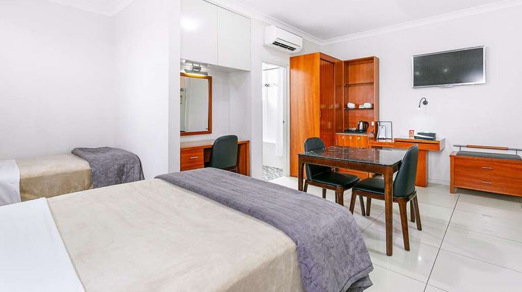 Comfort Inn & Suites Burwood Room