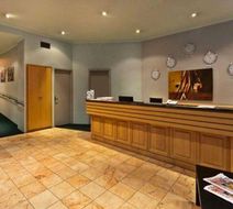 Quality Hotel Manor Lobby