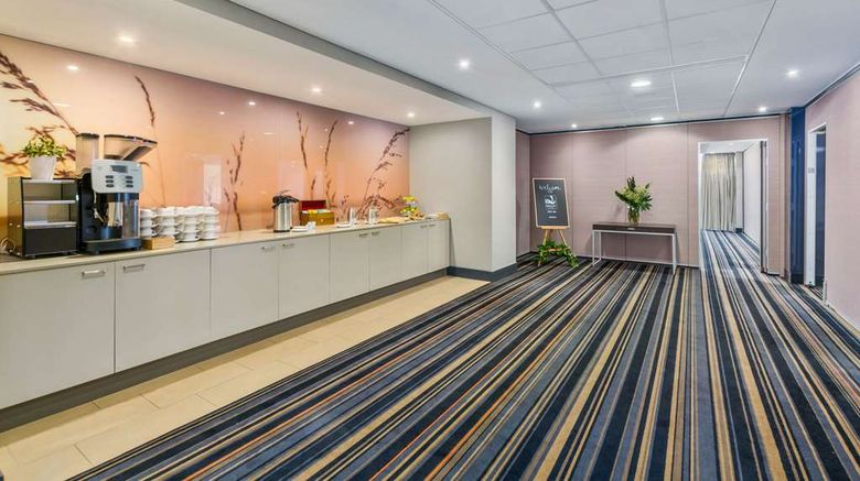 <b>Quality Suites Pioneer Sands Restaurant</b>. Images powered by <a href="https://iceportal.shijigroup.com/" title="IcePortal" target="_blank">IcePortal</a>.