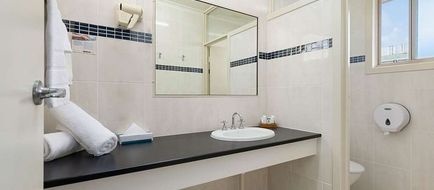 Econo Lodge Park Lane Room