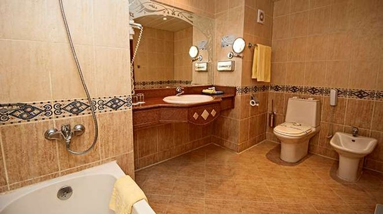 <b>Sunrise Select Garden Beach Resort Room</b>. Images powered by <a href="https://iceportal.shijigroup.com/" title="IcePortal" target="_blank">IcePortal</a>.
