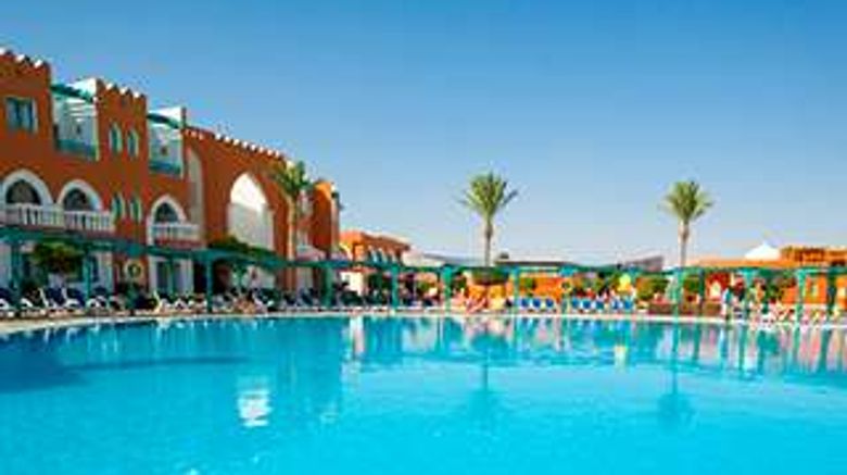 <b>Sunrise Select Garden Beach Resort Pool</b>. Images powered by <a href="https://iceportal.shijigroup.com/" title="IcePortal" target="_blank">IcePortal</a>.