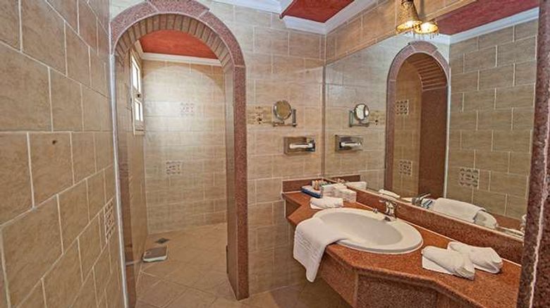 <b>Sunrise Select Royal Makadi Resort Suite</b>. Images powered by <a href="https://iceportal.shijigroup.com/" title="IcePortal" target="_blank">IcePortal</a>.