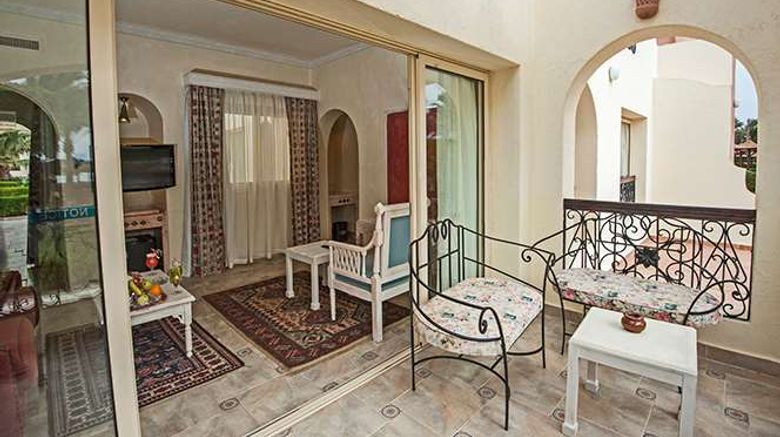<b>Sunrise Select Royal Makadi Resort Suite</b>. Images powered by <a href="https://iceportal.shijigroup.com/" title="IcePortal" target="_blank">IcePortal</a>.