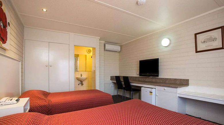 <b>Econo Lodge, Portland Room</b>. Images powered by <a href="https://iceportal.shijigroup.com/" title="IcePortal" target="_blank">IcePortal</a>.