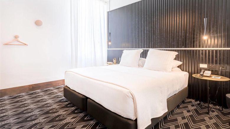 <b>Castlereagh Boutique Hotel, Ascend Suite</b>. Images powered by <a href="https://iceportal.shijigroup.com/" title="IcePortal" target="_blank">IcePortal</a>.