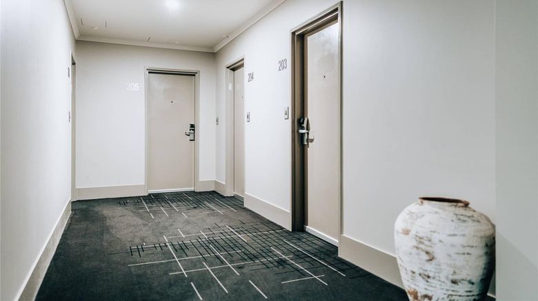 <b>Clarion Hotel Townsville Lobby</b>. Images powered by <a href="https://iceportal.shijigroup.com/" title="IcePortal" target="_blank">IcePortal</a>.