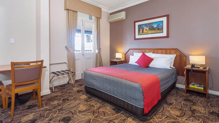 Quality Hotel Bayswater Room