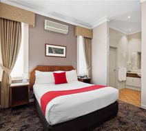 Quality Hotel Bayswater Room